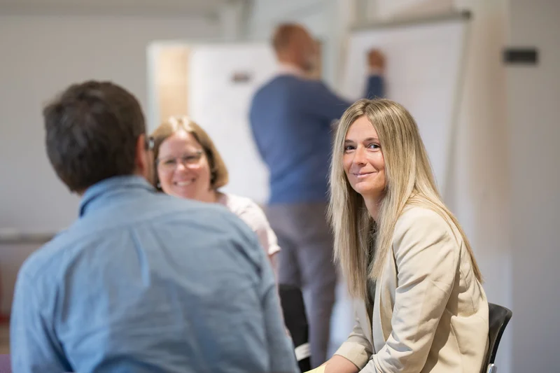 Vanessa im Fachseminar mit anderen Teilnehmer